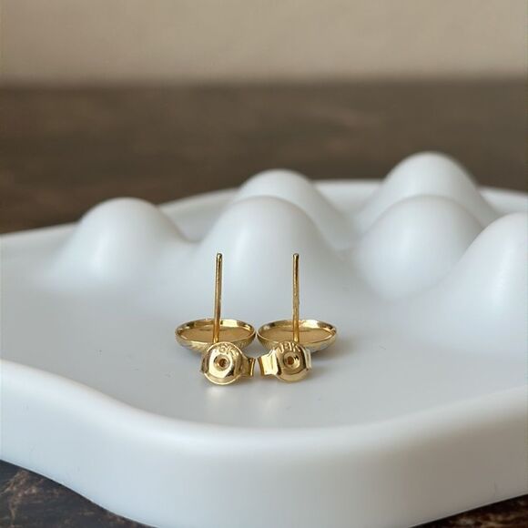 18K Stamped Real Gold Two Toned Gold Ribbed Circle Stud Earrings - Picture 5 of 6